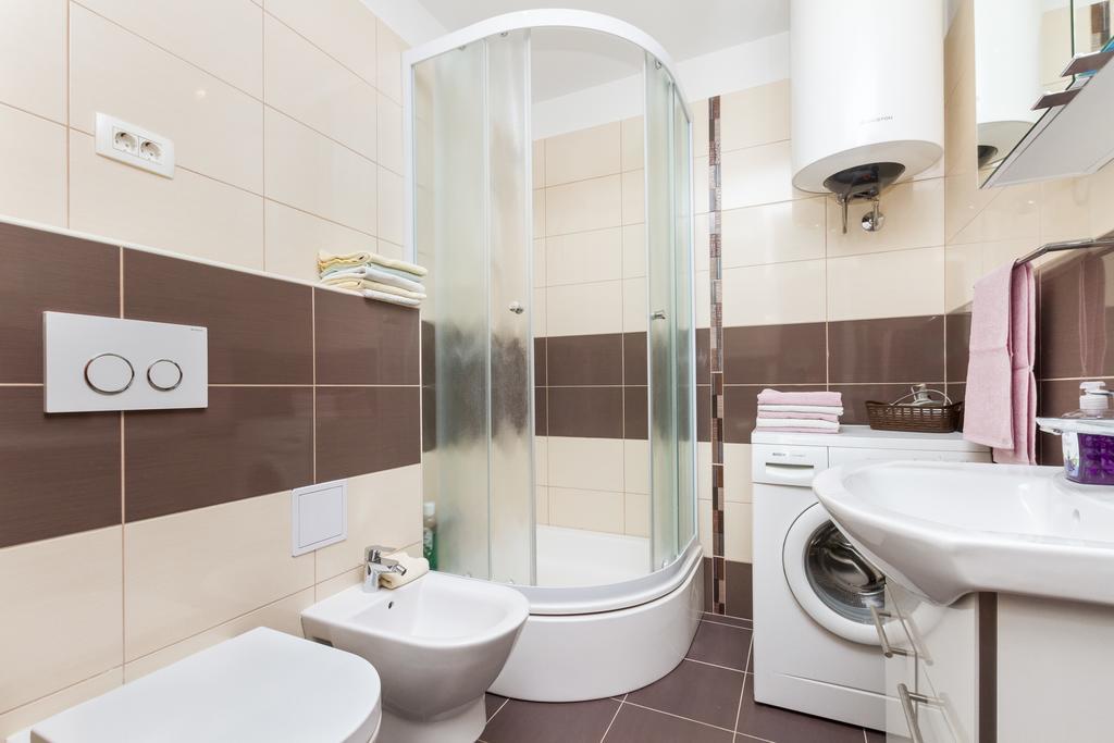 Comfortable Apartment Split Bilik gambar