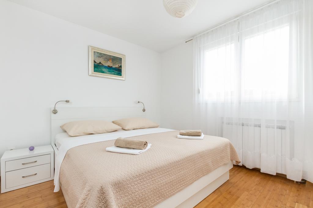 Comfortable Apartment Split Bilik gambar