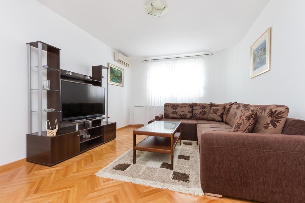 Comfortable Apartment Split Bilik gambar